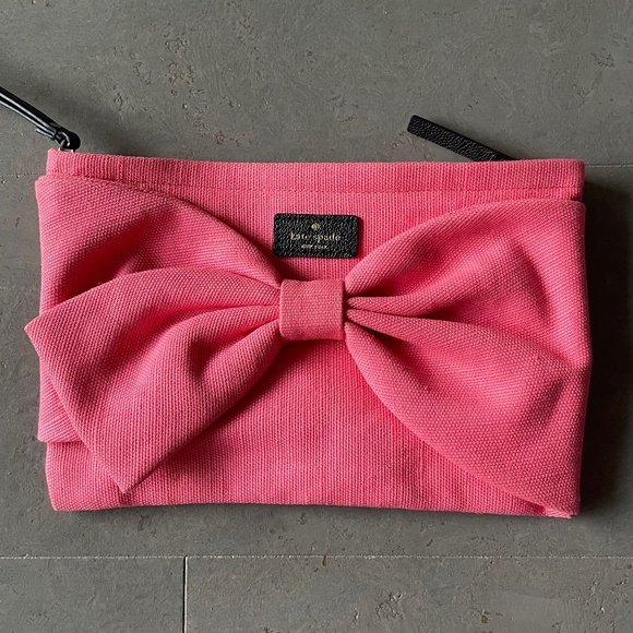 kate spade On Purpose Pink Flamingo Canvas Bow Clutch Wristlet NWOT - Picture 1 of 5